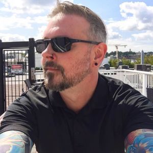 Meet your Posher, Adam